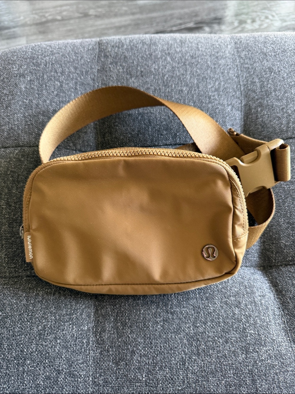 Lululemon olive Everywhere Belt Bag 1L